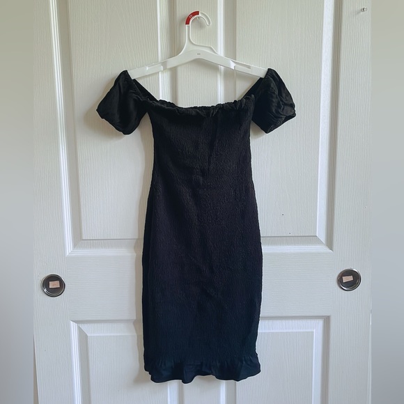 abercrombie and fitch off shoulder smocked dress BLACK - Picture 4 of 9